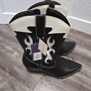 Universal Thread Black and White Cowboy Boots